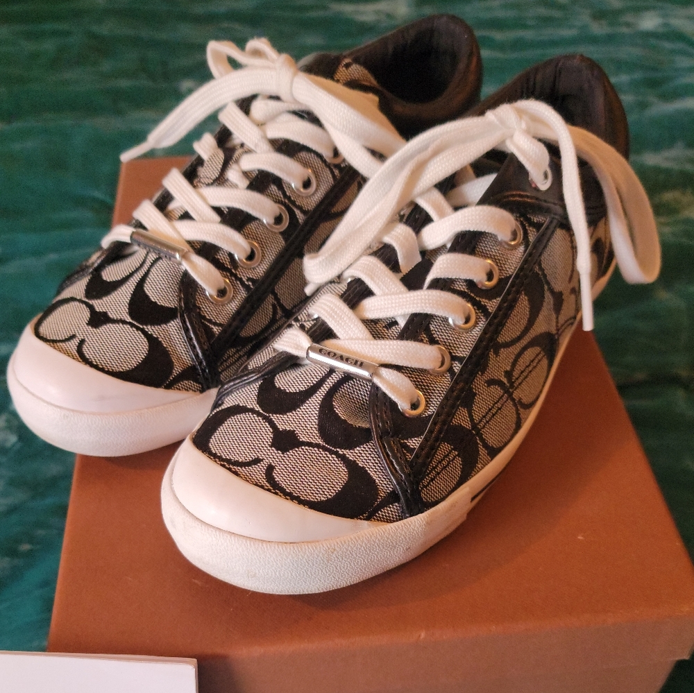 Coach women's Francesca sz.8.5 B tennis shoes